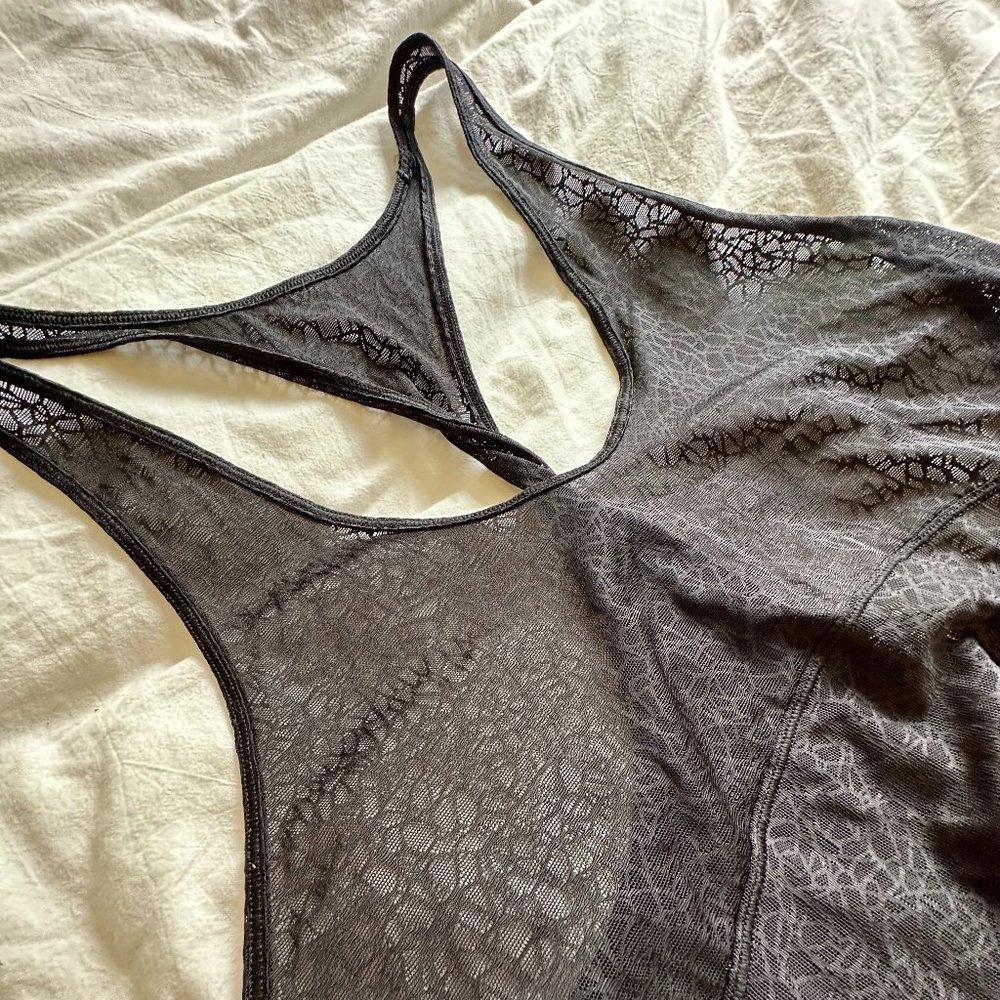 Lululemon Twist & Train Tank - Black - Size 8